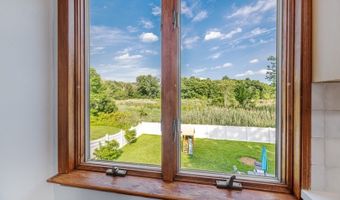 8 Pond Dr, Alloway, NJ 07422
