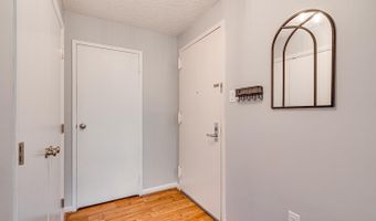 200 N PICKETT St 308, Alexandria, VA 22304