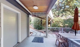 424 14th St #202, Bellingham, WA 98225