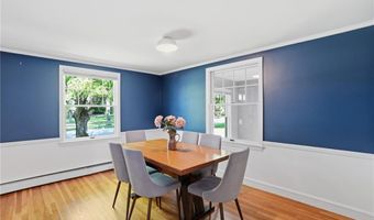 24 Wildflower Rd, Barrington, RI 02806