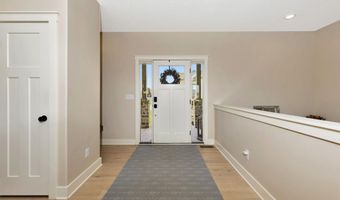 4686 N Elk Creek Dr, Bel Aire, KS 67226