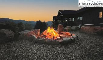 706 Silver Springs Rd, Banner Elk, NC 28604