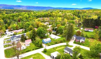 26 Knoll Crest Ln, Bennington, VT 05201