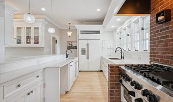 75 W Broadway, Bangor, ME 04401