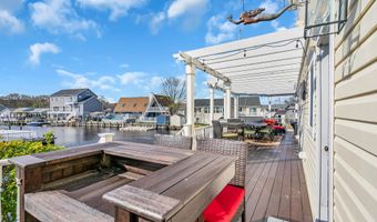 221 Magnolia Dr, Bayville, NJ 08721