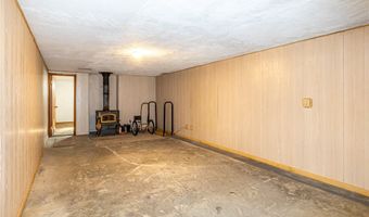 1260 Meadowview Ln, Amherst, OH 44001