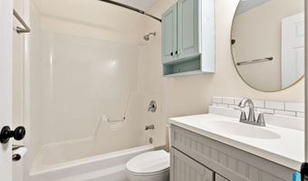 917 E Heatherwood Dr, Brandon, SD 57005
