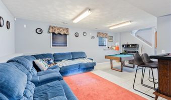 80 TOMAHAWK Trl, Cranston, RI 02921