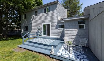 16 Courtway St, Narragansett, RI 02882