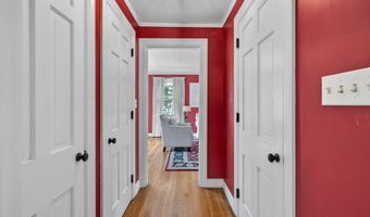 9 Stratford Rd, Andover, MA 01810