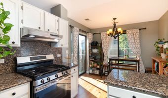 1650 Partridge Ln 4, Arlington Heights, IL 60004