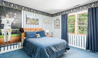 78 Deer Run Dr, Colchester, CT 06415