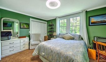 46 Channing Rd, Narragansett, RI 02882