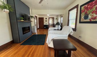 870 39th St, Des Moines, IA 50312