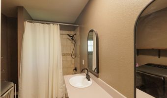 101 N Hubbard St, Alvord, TX 76225
