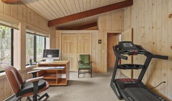 422 Bonny Rigg Hill Rd, Becket, MA 01223