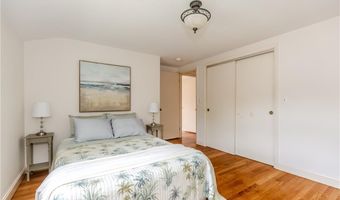 22 Whitewood Dr, Cranston, RI 02920