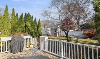 59 Spice Bush Trl, Narragansett, RI 02882