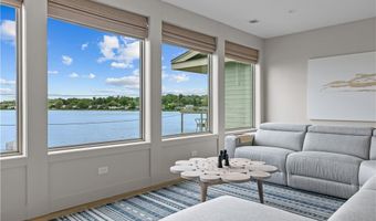 82 Ellery Rd, Newport, RI 02840