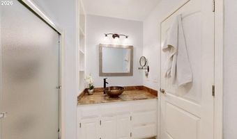 1303 MOORE St 102, Brookings, OR 97415