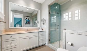 25 Walnut St, Jamestown, RI 02835