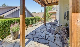 955 Overlook Dr, Ashland, OR 97520