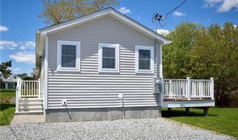 64 Burnside Ave, Narragansett, RI 02882