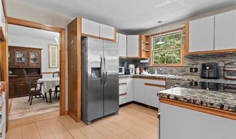 189 Wolf Rock Rd, Exeter, RI 02822
