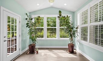 85 Brighton Dr, Aurora, OH 44202