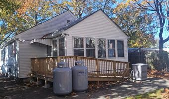 5 Booth Ave, East Providence, RI 02915