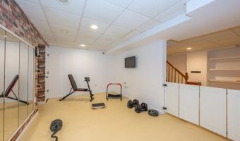 15 Tanglewood Dr, Andover, NJ 07848