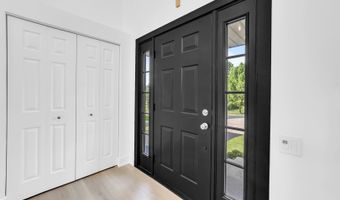 235 Aberdeen Dr, Algonquin, IL 60102
