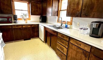 1227 E Linden St, Algona, IA 50511