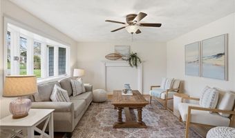 49 Roosevelt Dr, Bristol, RI 02809