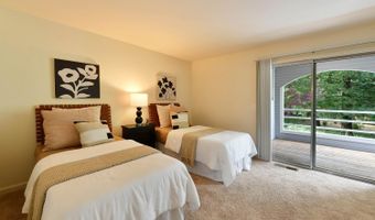 2318 Lakeview Dr, Santa Rosa, CA 95405