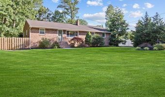 687 Hopping Rd, Belford, NJ 07718