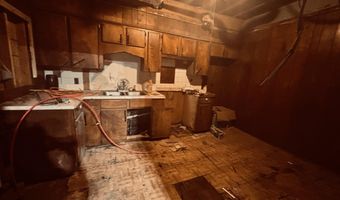 400 1st St, Anderson, MO 64831