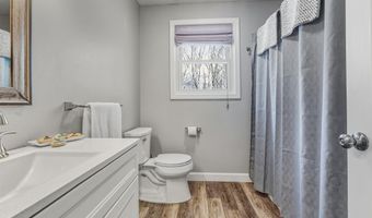 9 Mosher Dr, Brookline, NH 03033