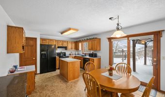 904 Elm St, Auburn, IN 46706