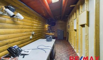 214 Yellowstone Ave, Cody, WY 82414