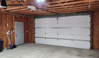 4005 19th St NE, Bismarck, ND 58503