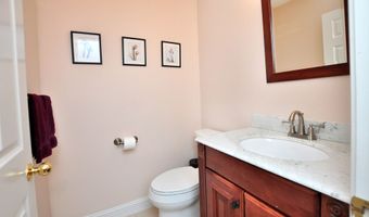 8 Centerbrook Ct 8, Avon, CT 06001