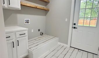905 Hickory St, Altus, OK 73521