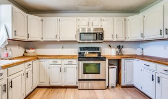 33010 W 6th St S, Garden Plain, KS 67050