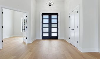 7648 S Shoreline Blvd, Benton, AR 72019