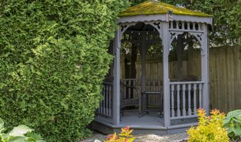 997 Washington St, Bath, ME 04530