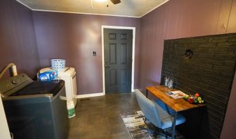 10 Walnut St, Birdseye, IN 47513