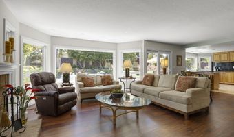 2142 Klamath Dr, Camarillo, CA 93010