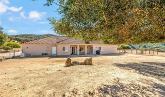 10204 Mount Olympus Valley Rd, Fallbrook, CA 92028
