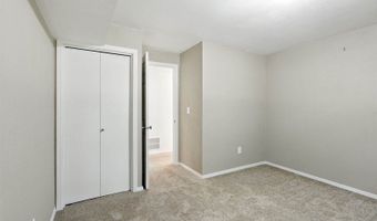 15025 NW Oak Hills Dr, Beaverton, OR 97006